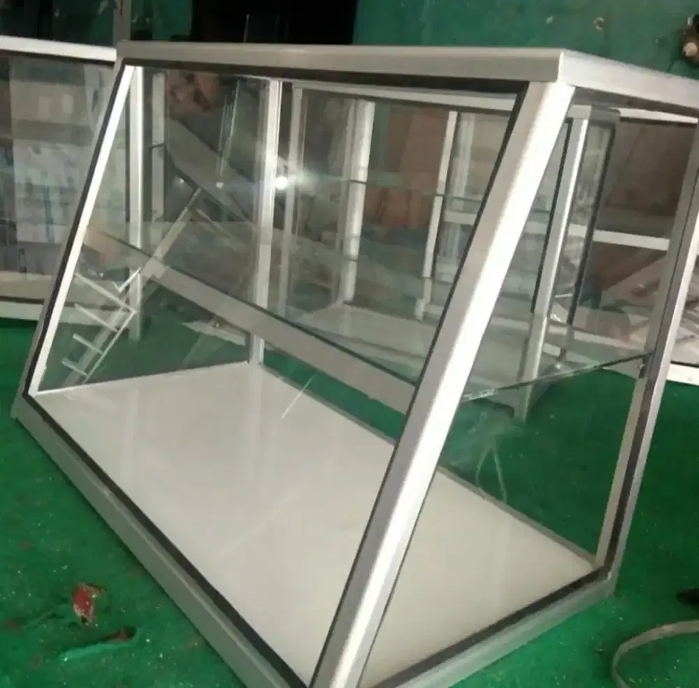 ETALASE MAKANAN BARU SEMINGGU PAKAI