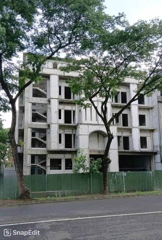 DIJUAL RUMAH KOST CITRALAND DEKAT UC 48 KAMAR KONDISI BELUM SELESAI