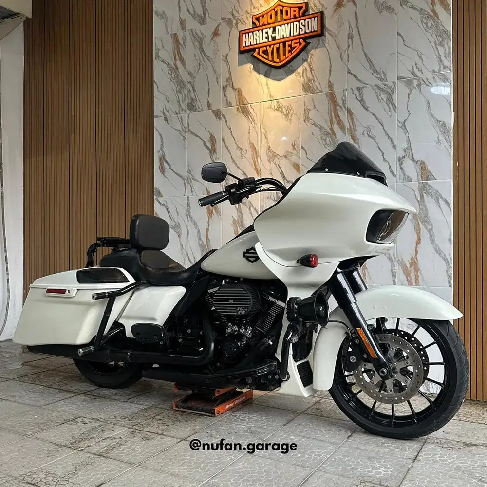 Roadglide Road Glide Special Putih M8 Stage 2