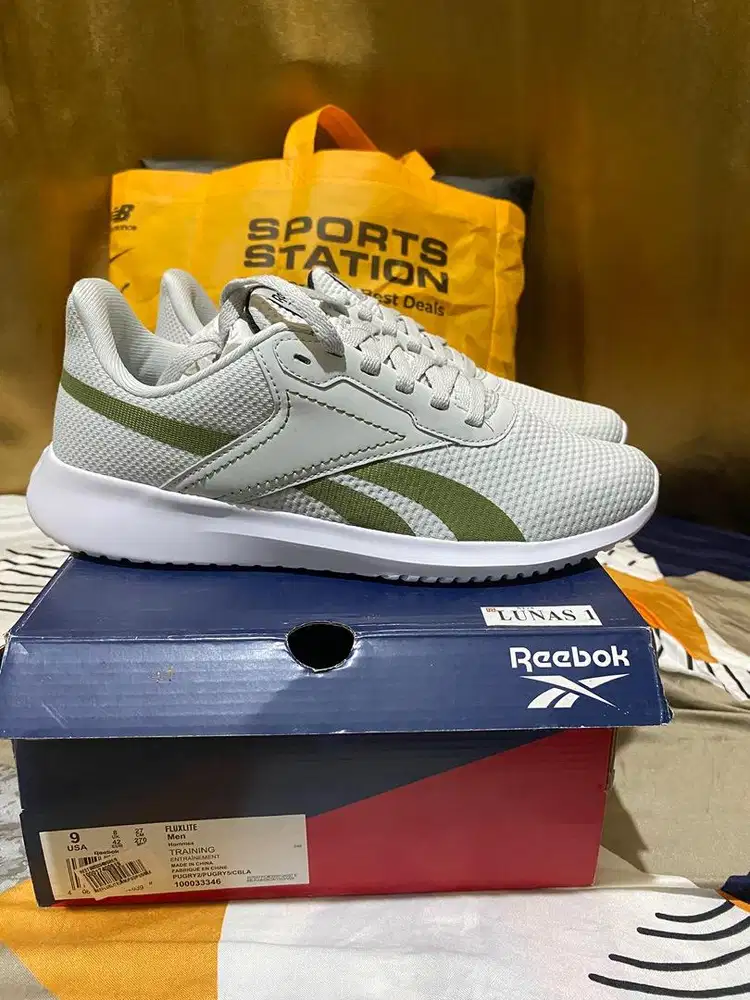Sepatu reebok new