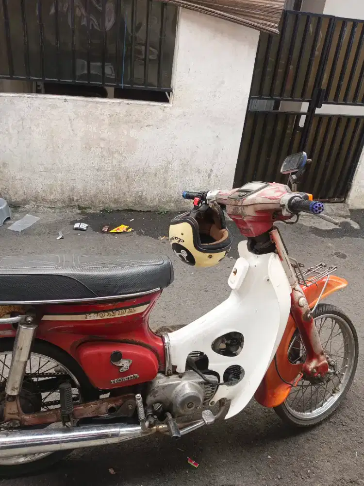 motor Honda c700 tahun 1981