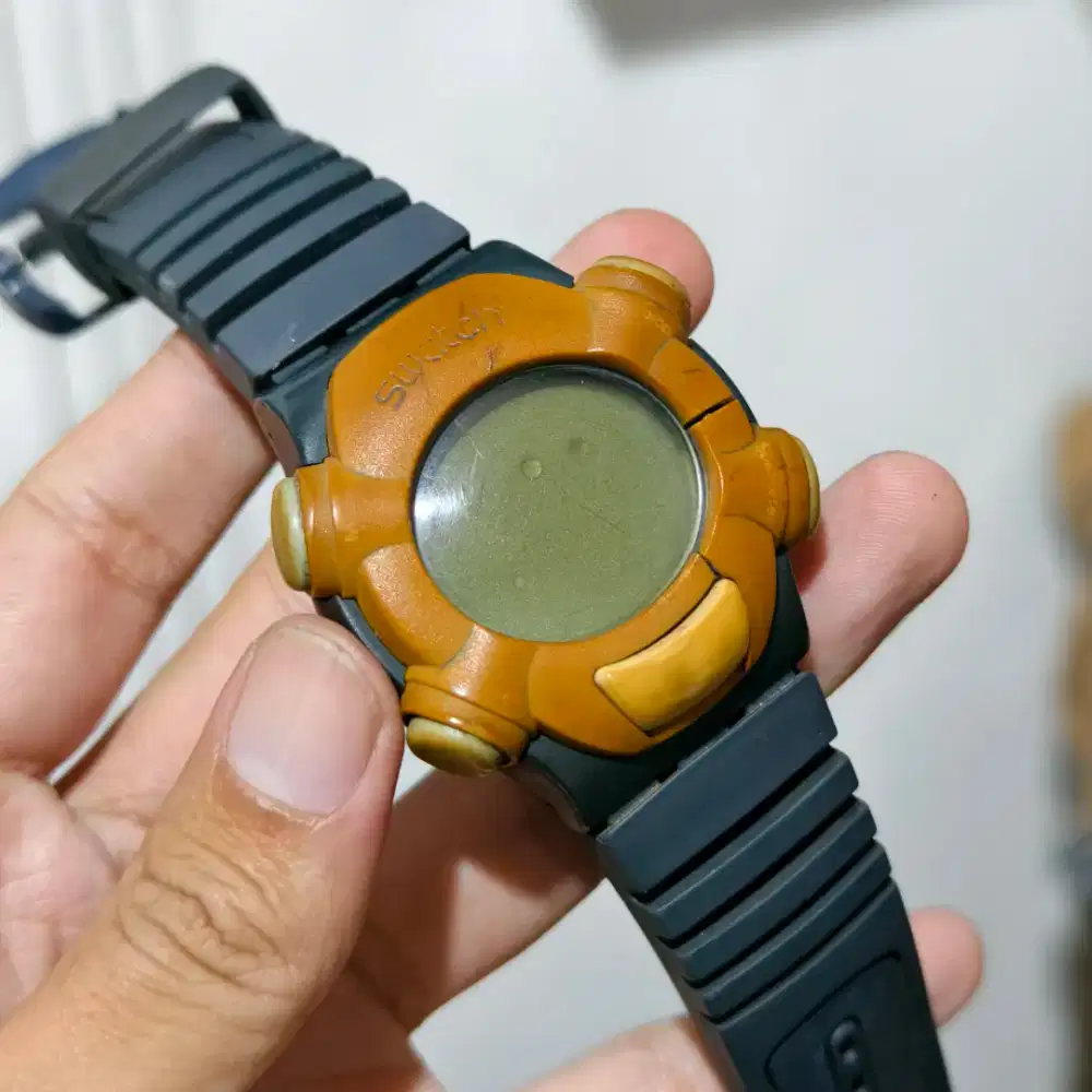 Jam tangan swatch Beat bahan