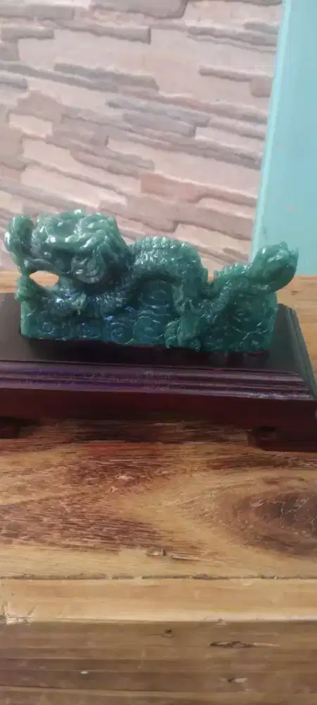 Jadeite jade giok Burma type A ukiran naga