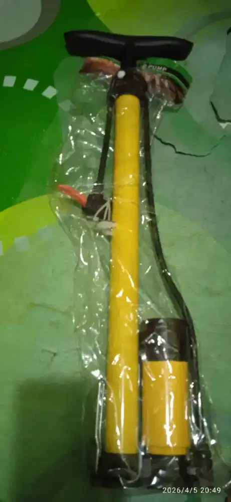 Pompa angin ban motor sepeda atau bola