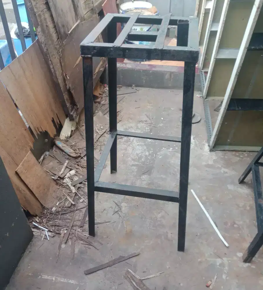 Bangku besi  serbaguna