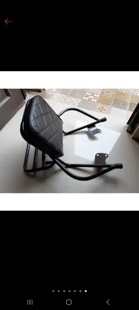 Di jual senderan belakang busa bisa buat naroh barang di belakang ,