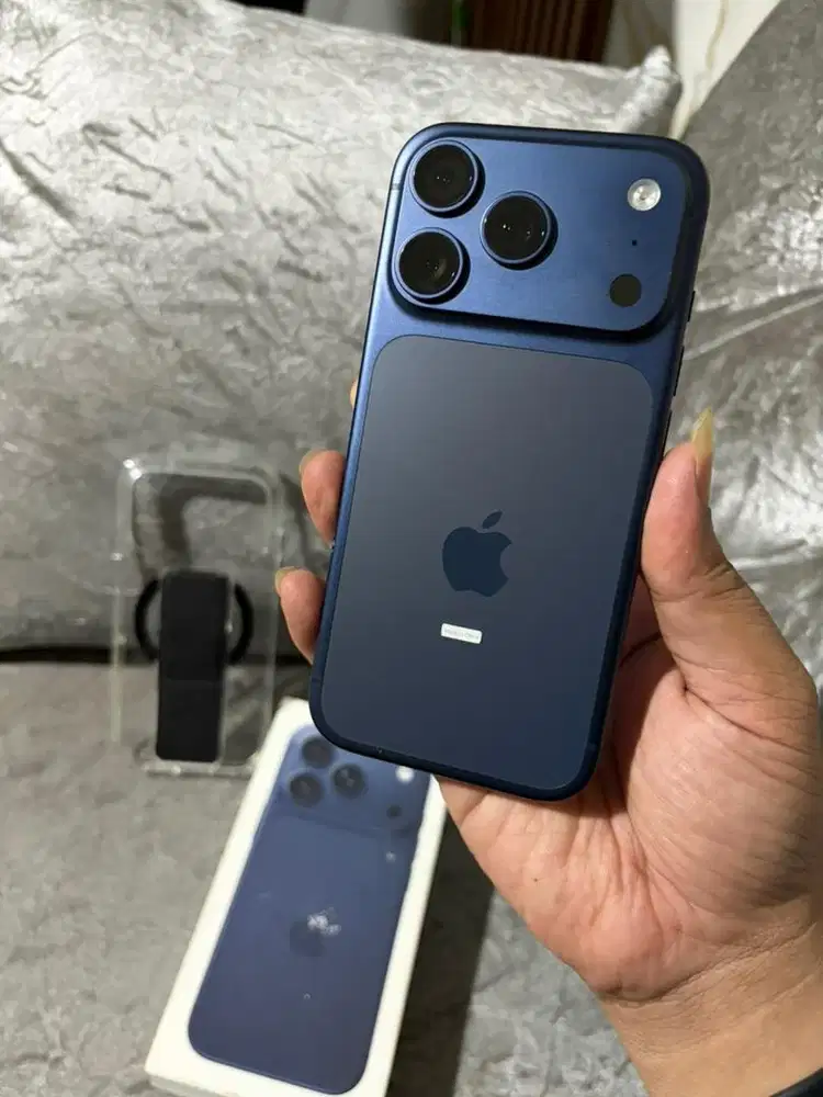 Iphone 17 Pro Deep Blue 256 Second iBox On Desember 2026