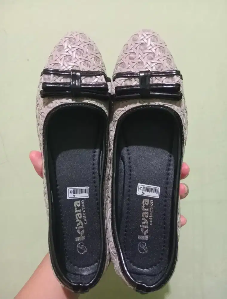 Flatshoes wanita
