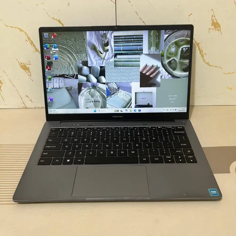 Laptop Advan T-Book (2023).