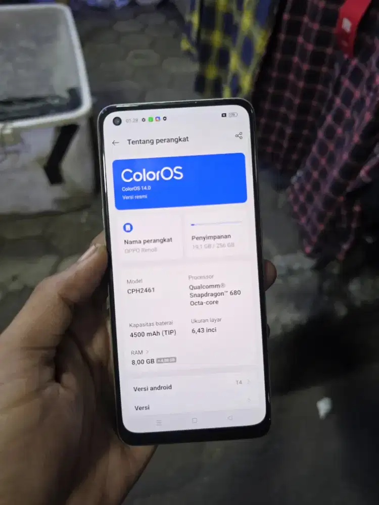 Oppo Reno 8. 8+4/256 Nominus.
