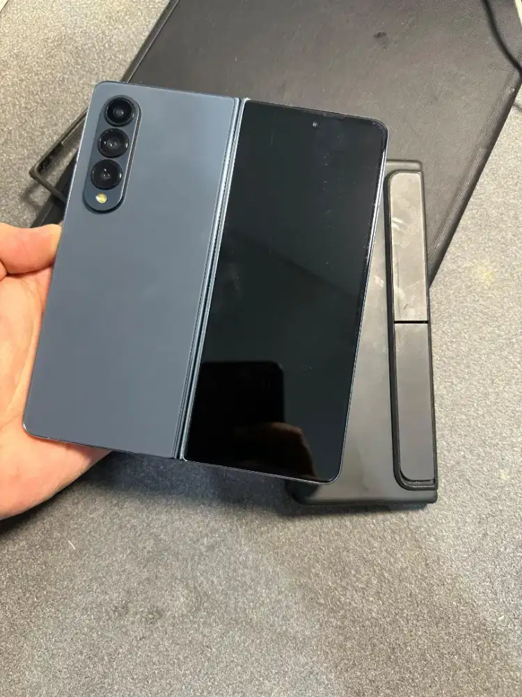 Samsung zfold4  16/512 gb sein