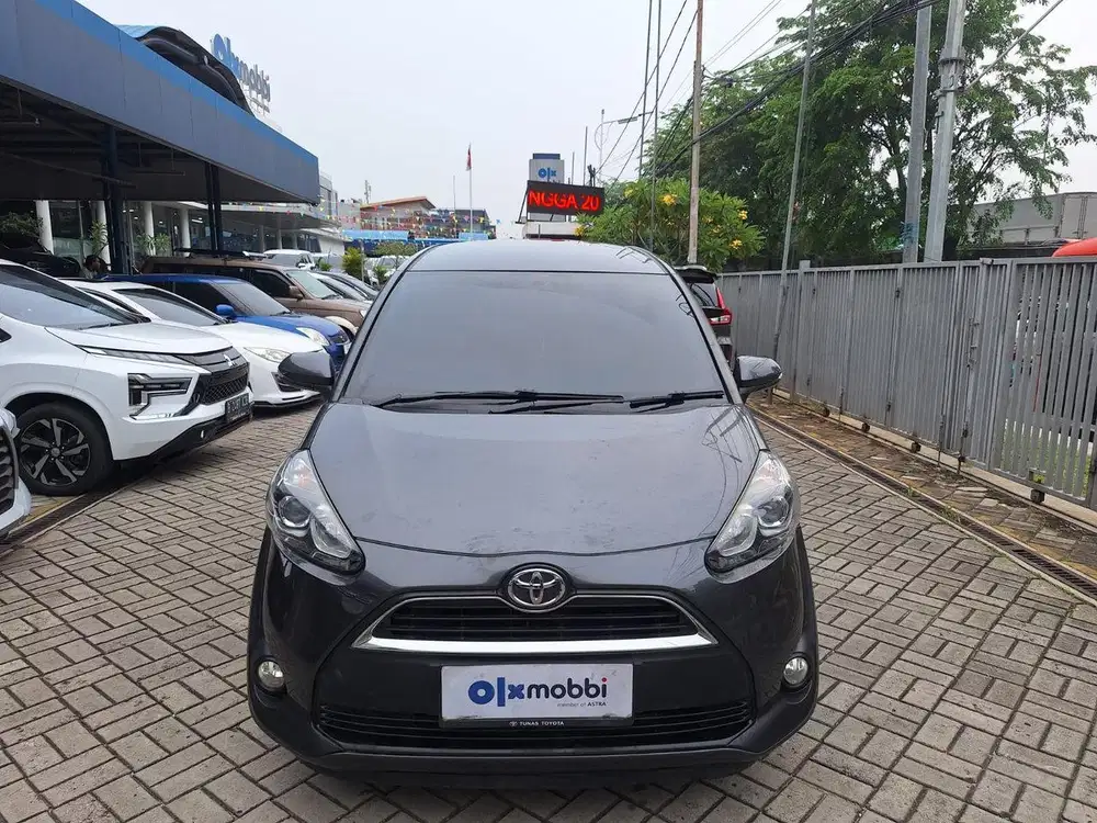 DP 1 JUTA Toyota Sienta 1.5 Q Bensin-AT 2017 Abu CKYDB