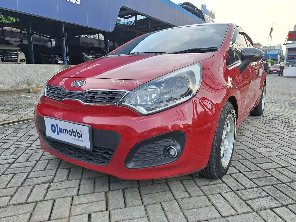 TDP 1 JUTA KIA Rio 1.4 Bensin-MT 2014 Merah CUABD