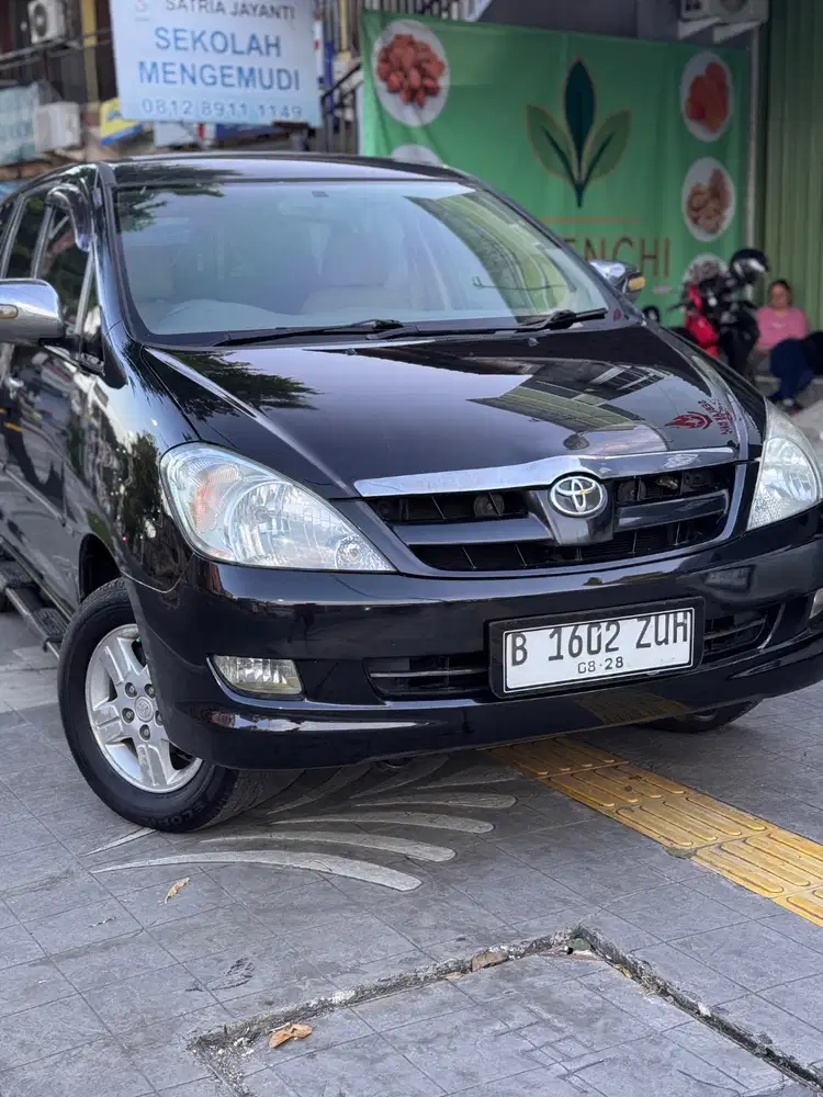 Kijang innova G MT 2005 low km