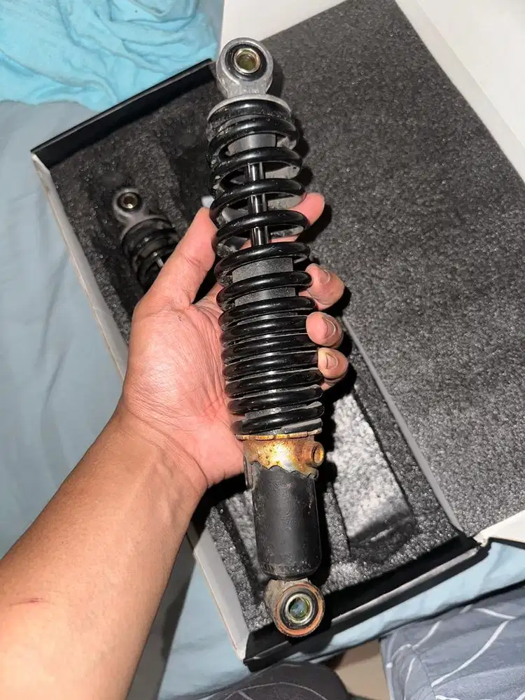 Shockbreaker belakang Volta copotan