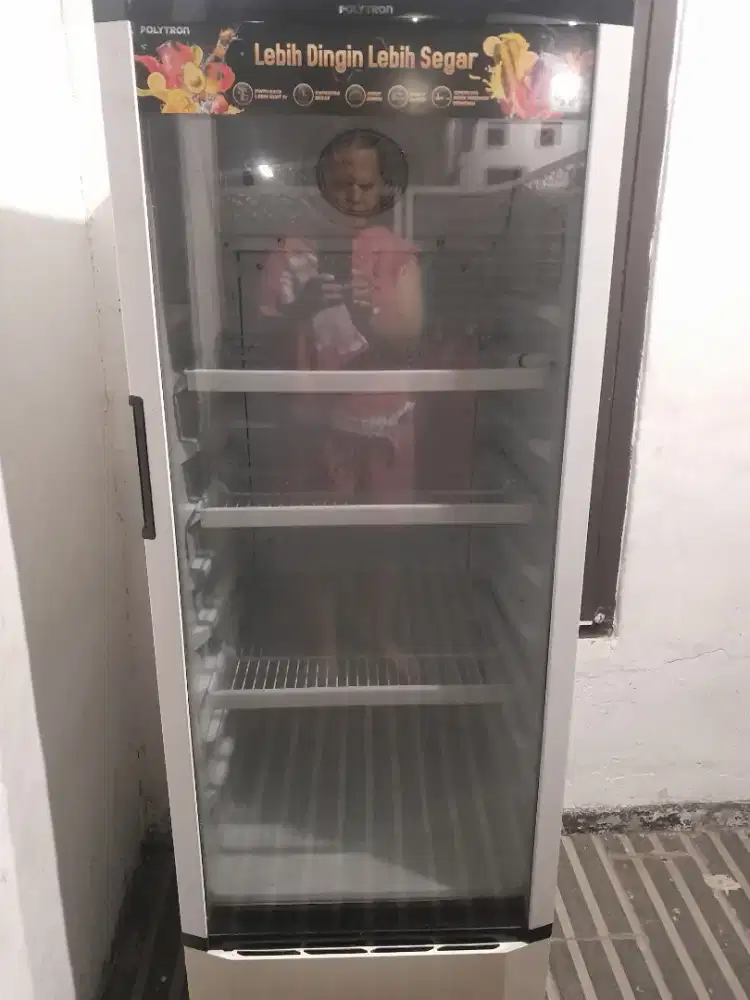 Jual showcase kondisi ok