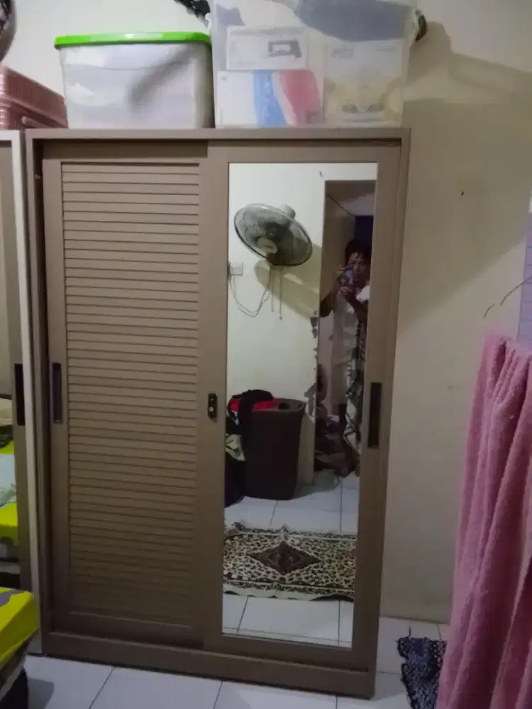 Lemari Baju Besi Buffalo