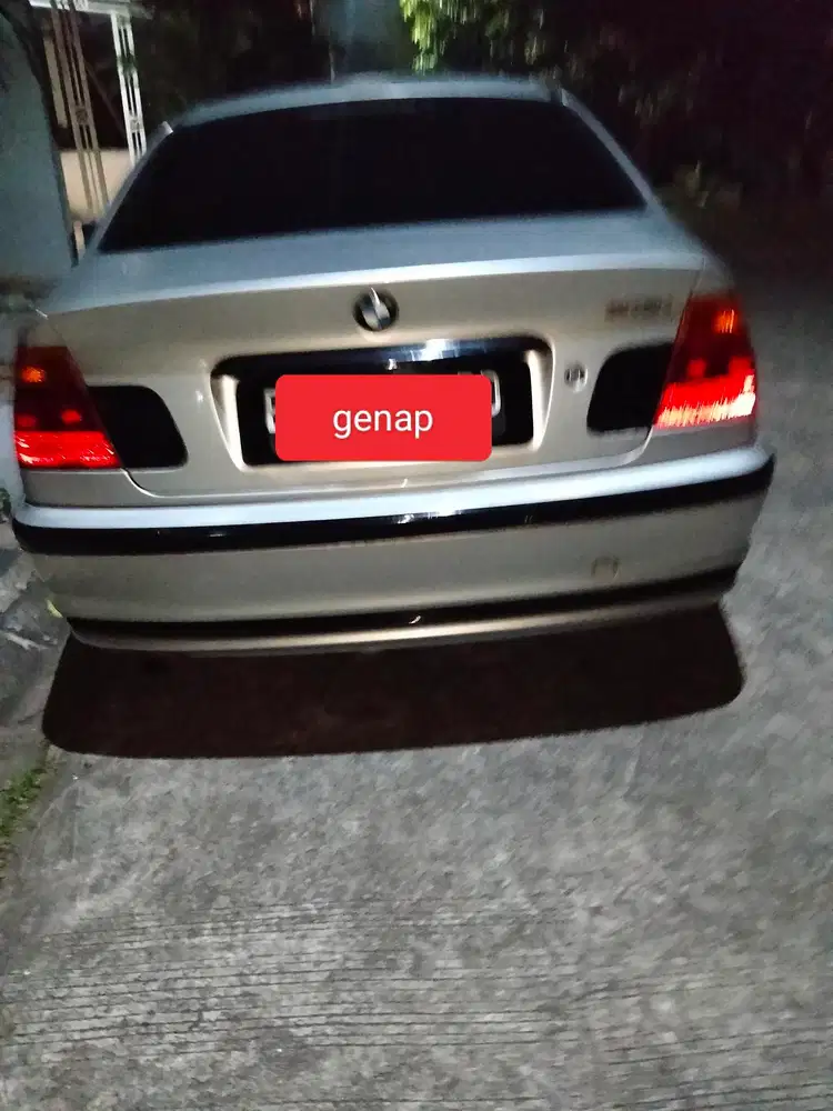 BMW 318i 2000 Bensin