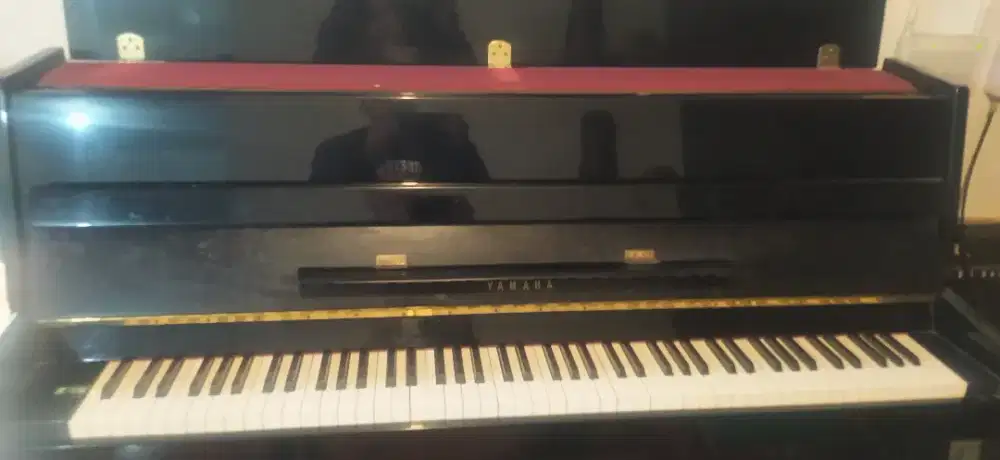 JL piano merk yamaha type LU 80 hitam