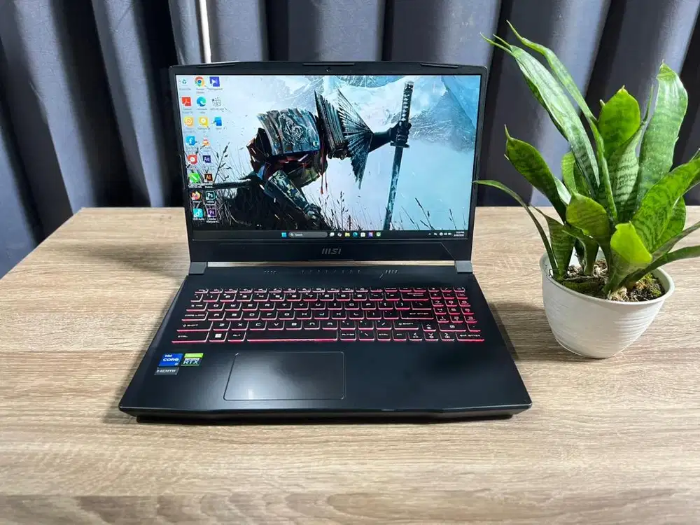 Laptop gaming high msi katana i7 gen12 nvidia rtx3050 8gb 512gb mulus