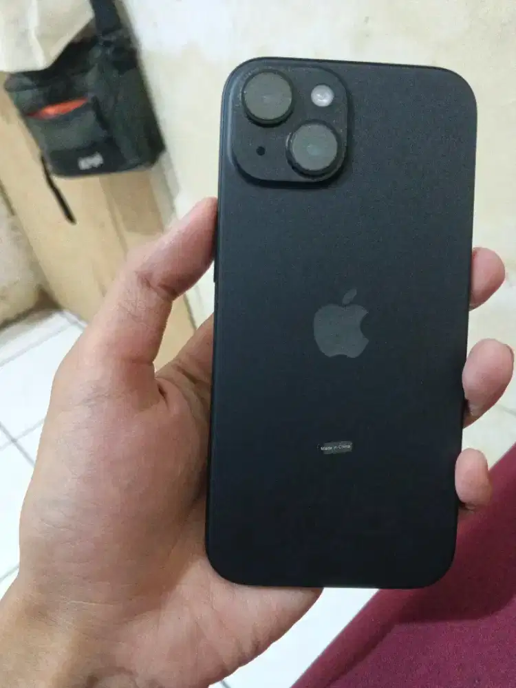 Iphone 15 8/128 Black Resmi