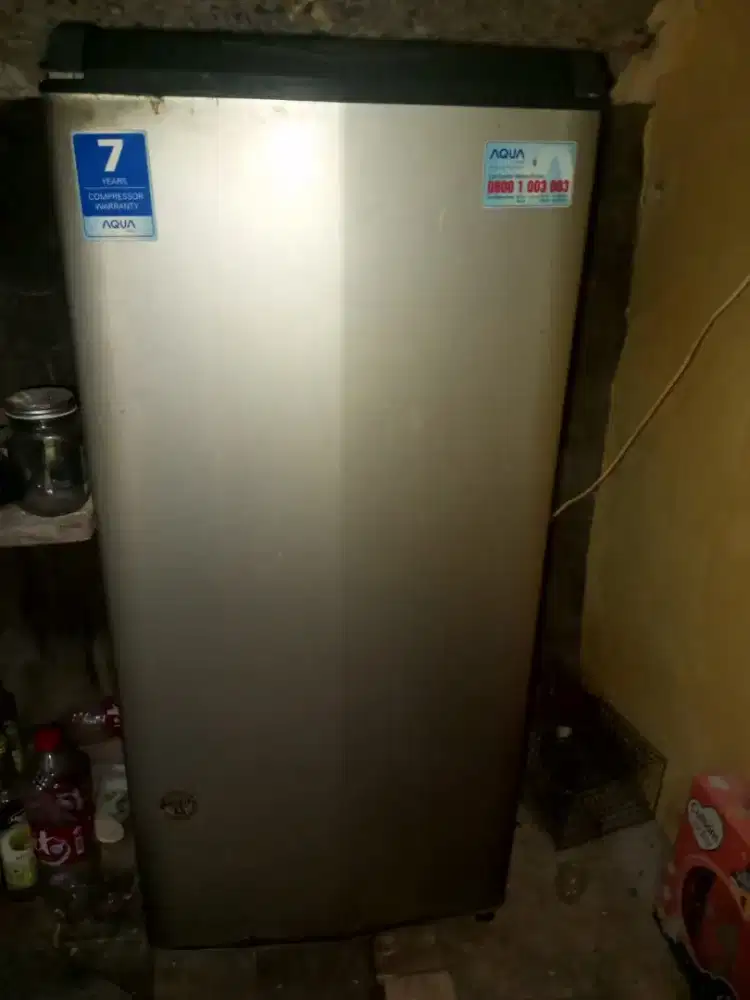 Kulkas merk Aqua