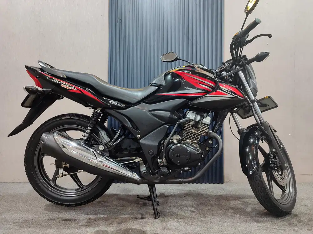 Verza 150 hitam 2017 istimewa mulus terawat siap pakai...
