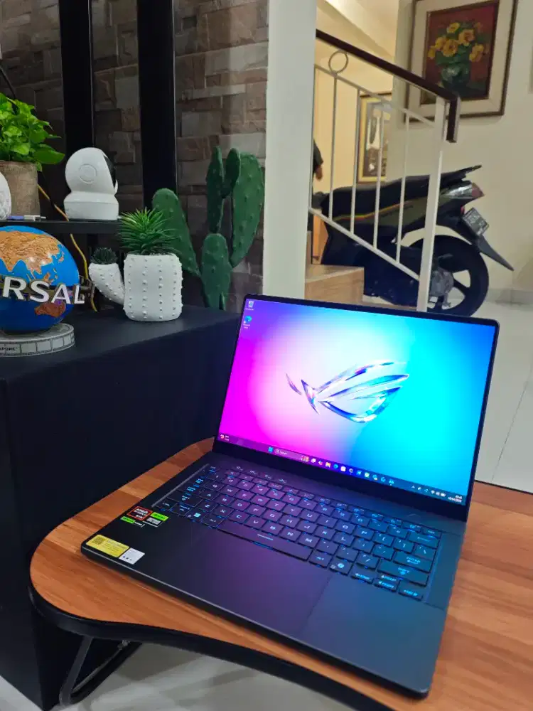 Laptop Asus Zephyrus G14 GA403WM RTX5060 Ryzen Ai 9 HX