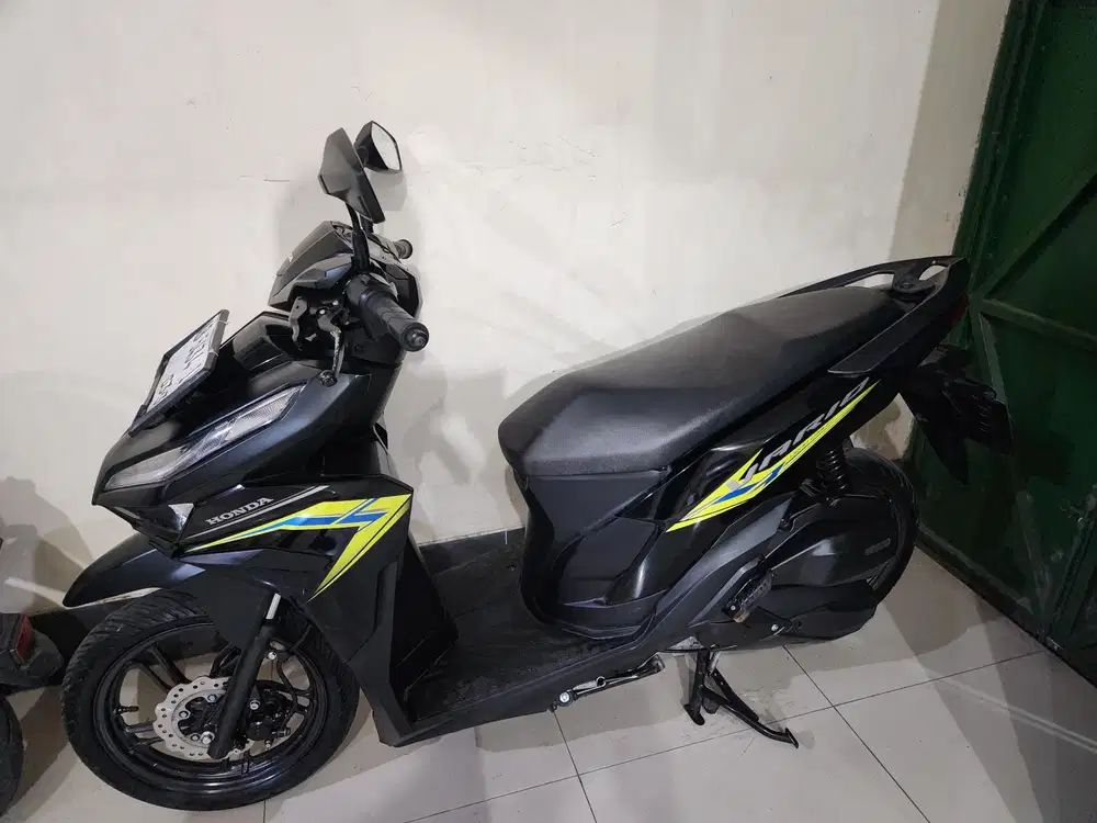 Vario 125 k2v hitam stiker emas 2025 gbm