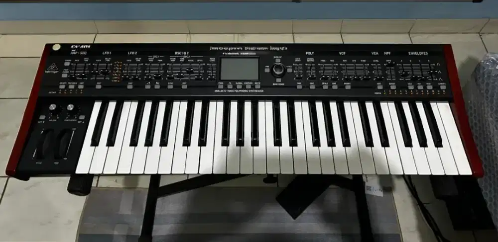 Behringer DEEPMIND 12