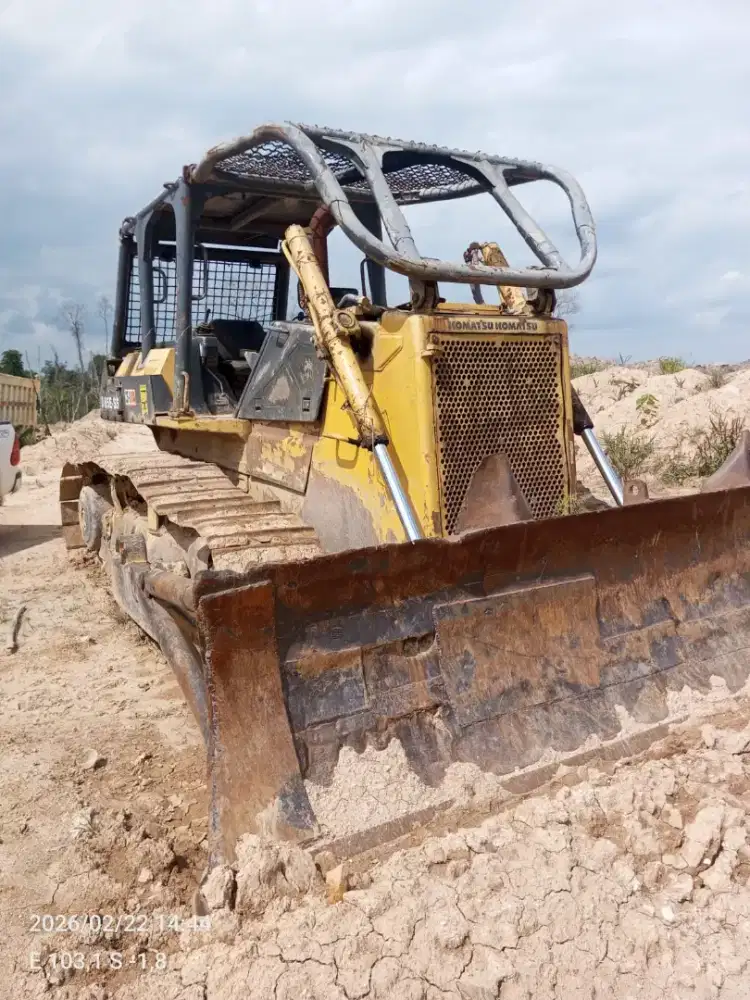 Doser Komatsu D85ESS tahun 2010