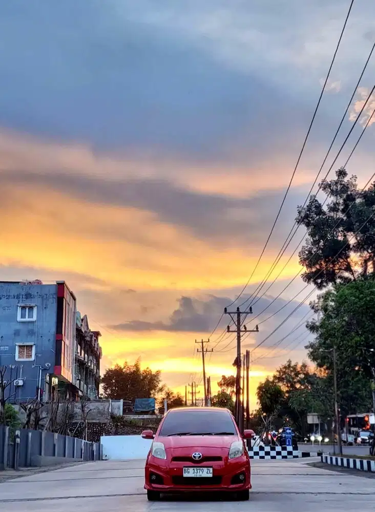 Yaris S Limited Automatic 2013