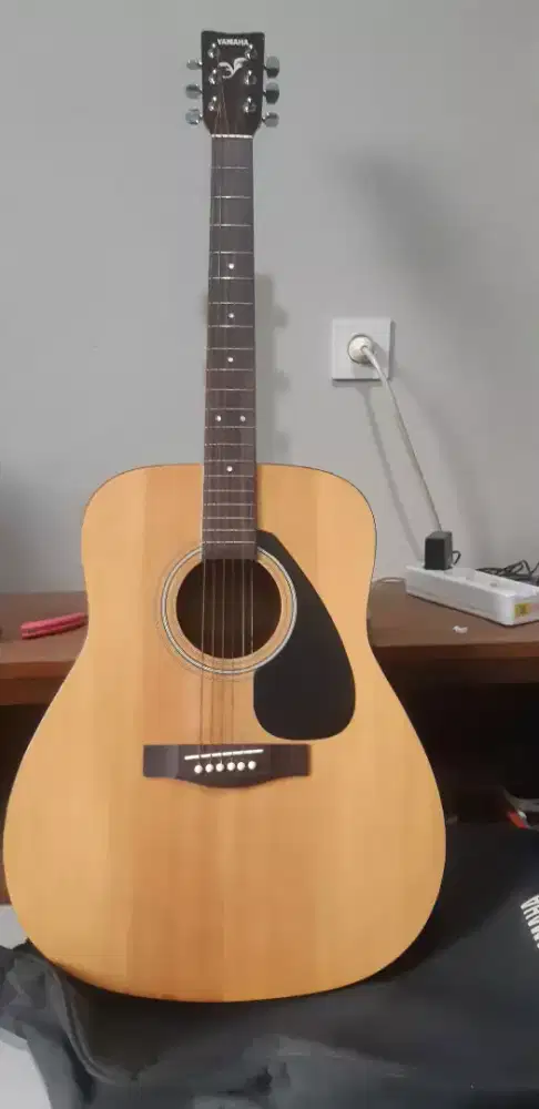 Dijual Gitar YAMAHA  F 310