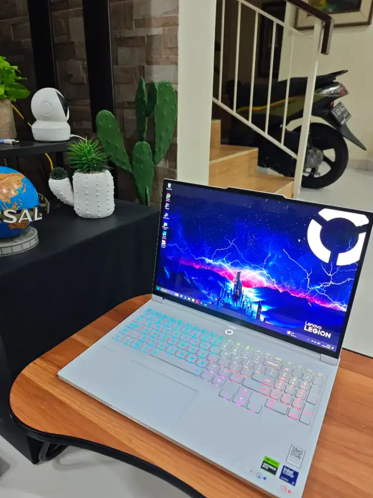 Laptop Lenovo Legion 7 16IAX10 RTX5070 x rog msi tuf