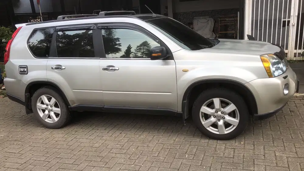 Nissan X-Trail 2010 Bensin