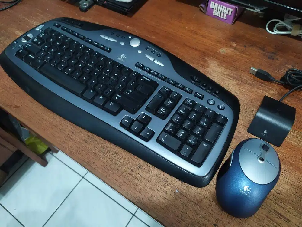 Logitech Cordless Desktop Keyboard LX700 Mouse Optical Click Plus USB