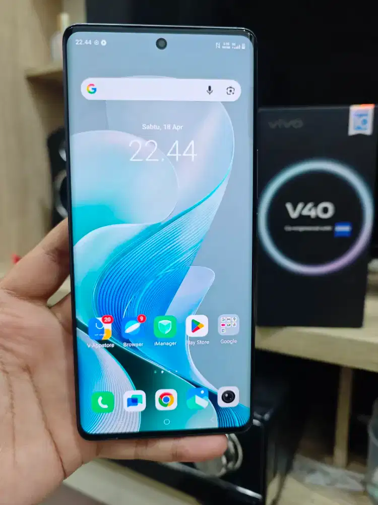 Vivo v40 12/512gb