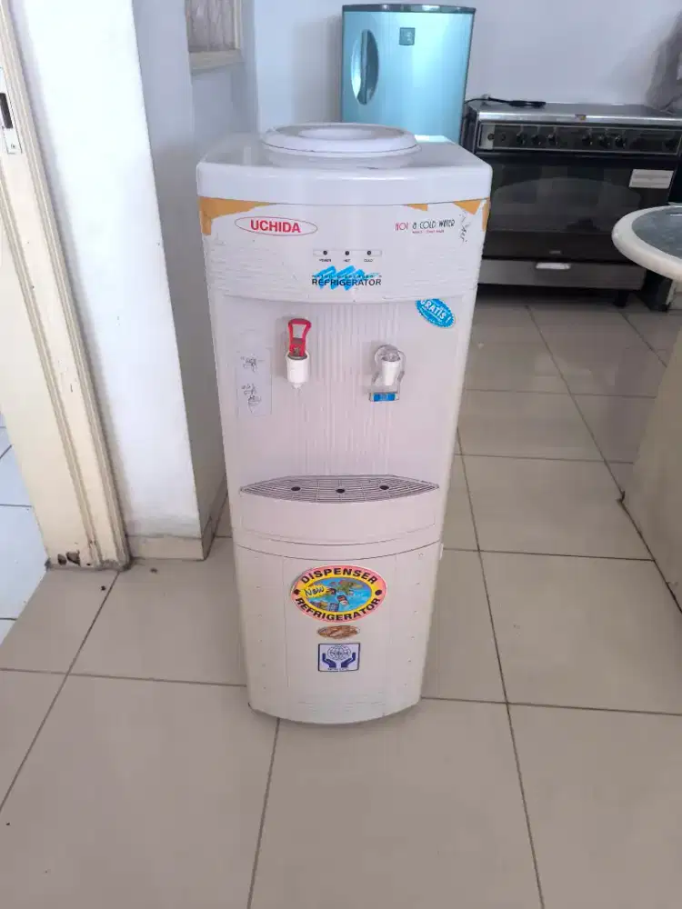 Dispenser kulkas bekas pakai