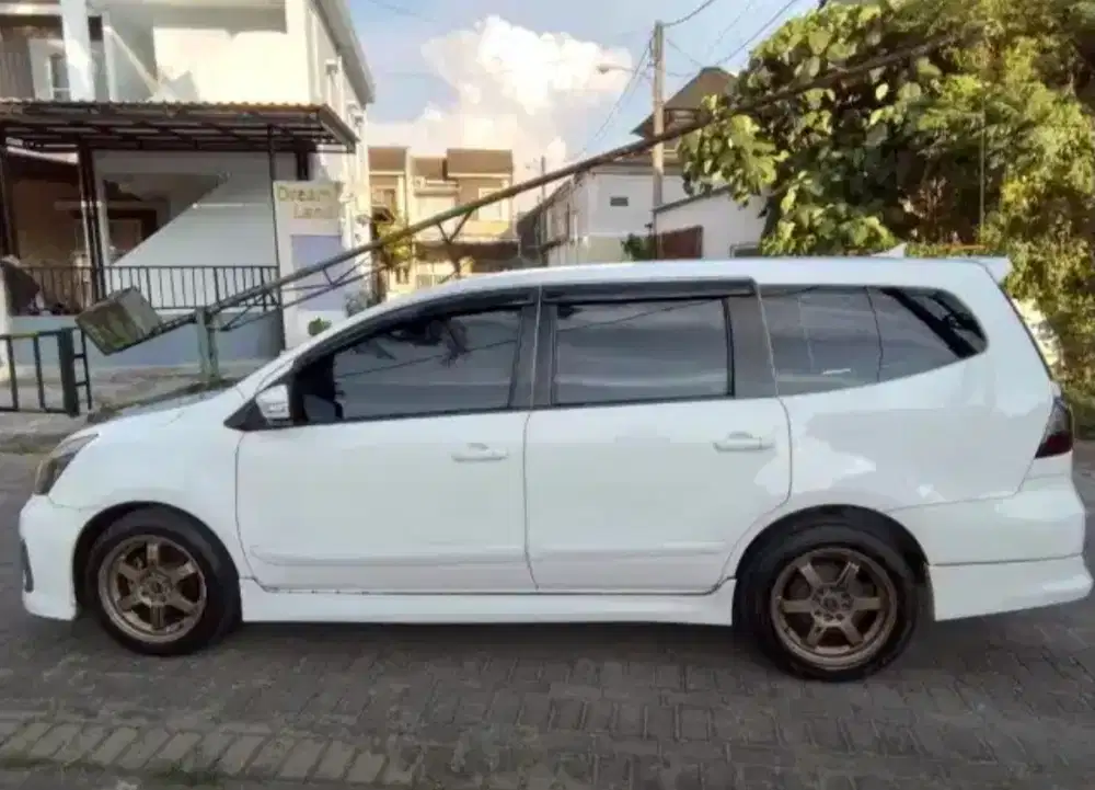 Nissan Grand livina hws 2017 matic istimewa sekali