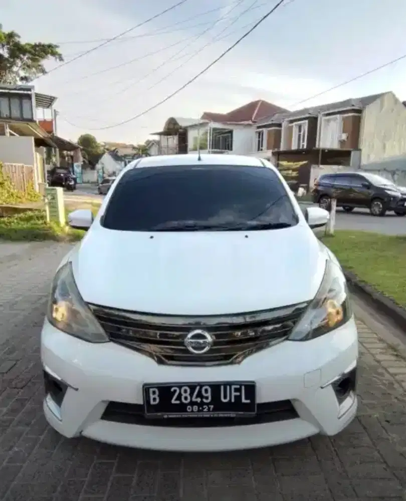 Nissan Grand livina hws 2017 matic istimewa sekali
