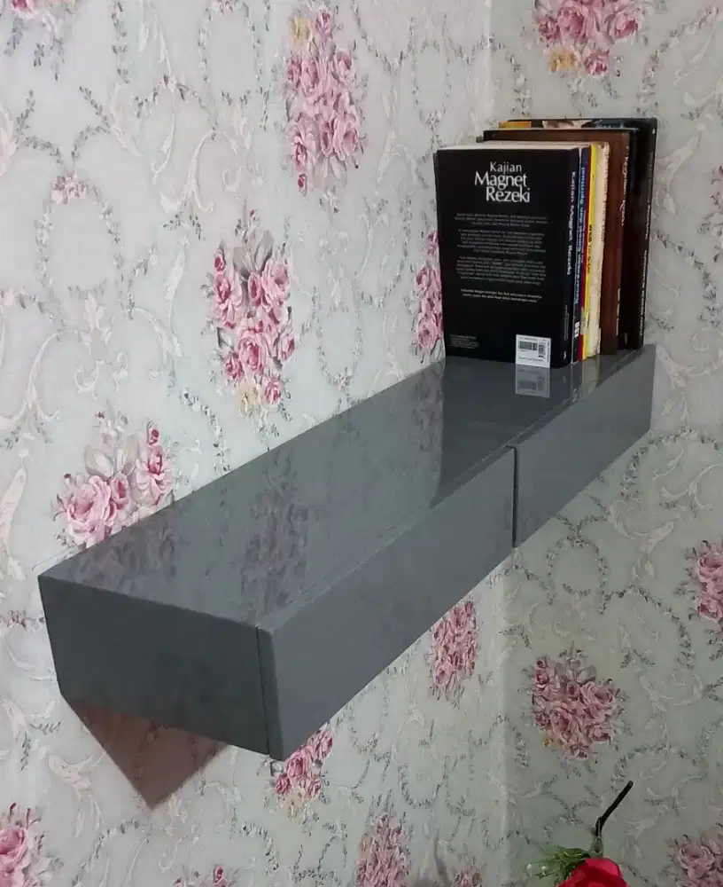 Rak multifungsi pakai laci