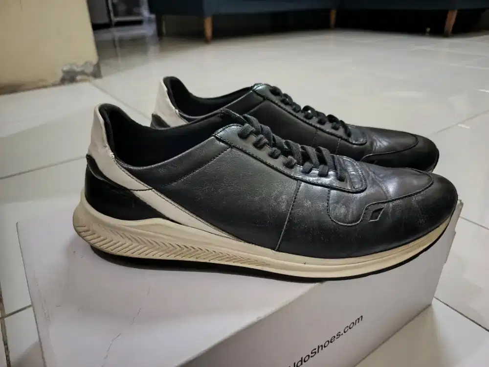 Jual aja sepatu buccheri masih bagus Uk 42