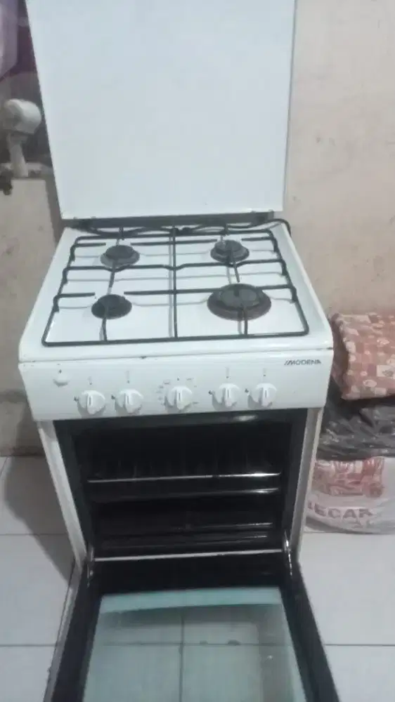 Kompor gas MODENA 4 tungku + oven - masih normal