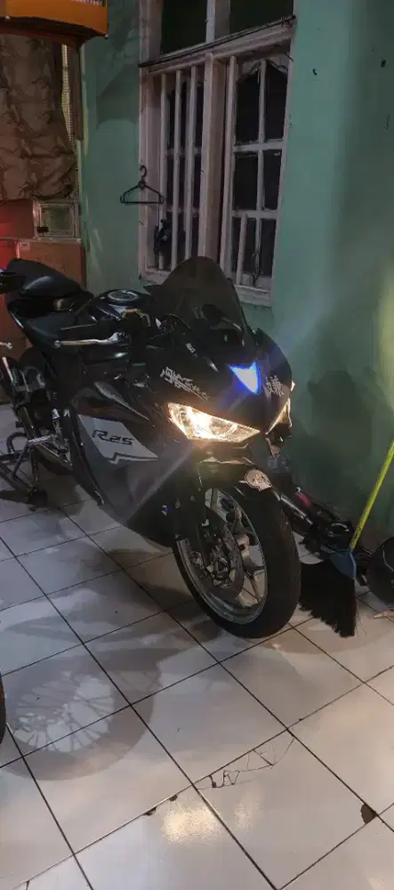 Yamaha R25 V1 2014