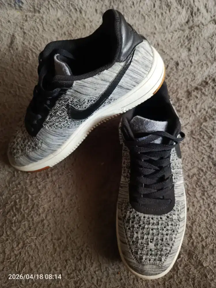 Nike Air Flyknit Size 43 Ori