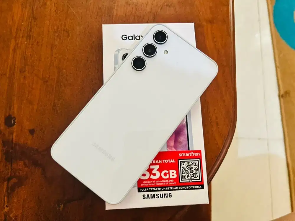 Samsung A35 warna putih
