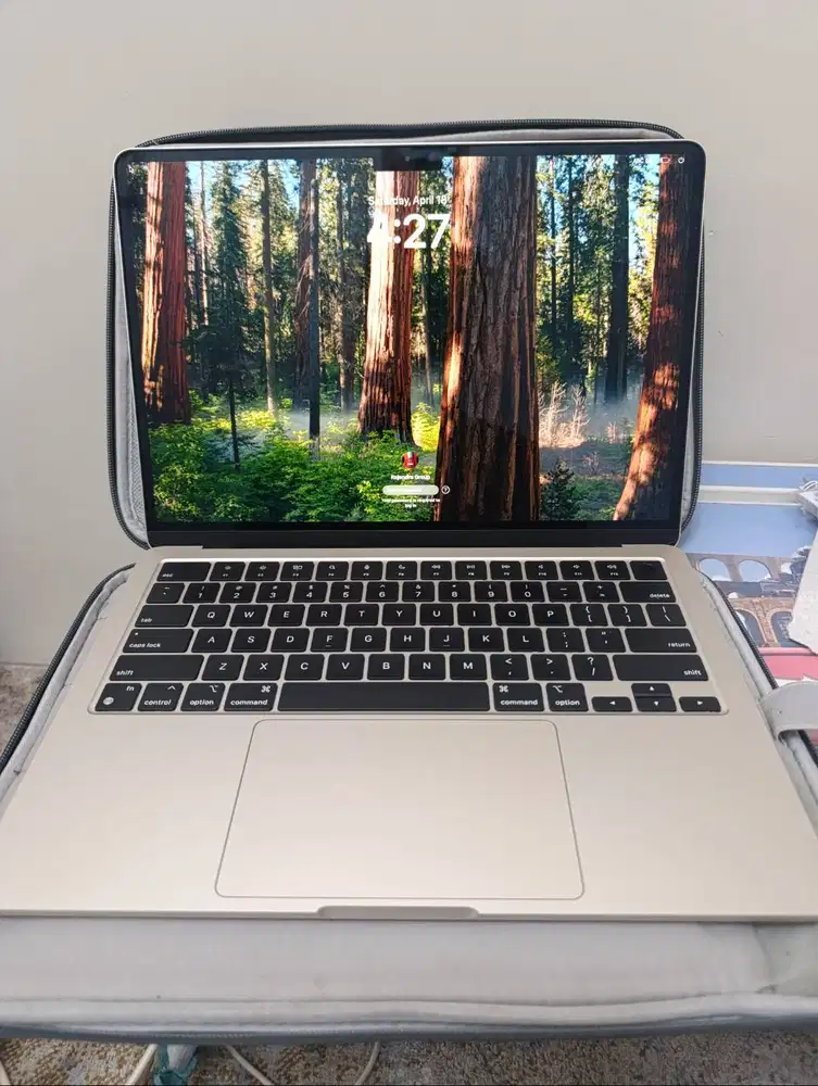 Jual Macbook M2 16GB 256GB