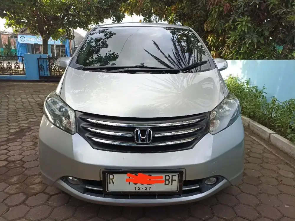 Honda freed 2011 tipe PSD ( tertinggi)