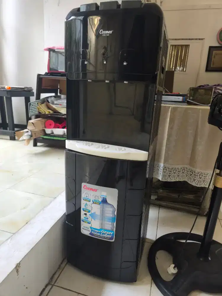 Dispenser galon bawah merek cosmos