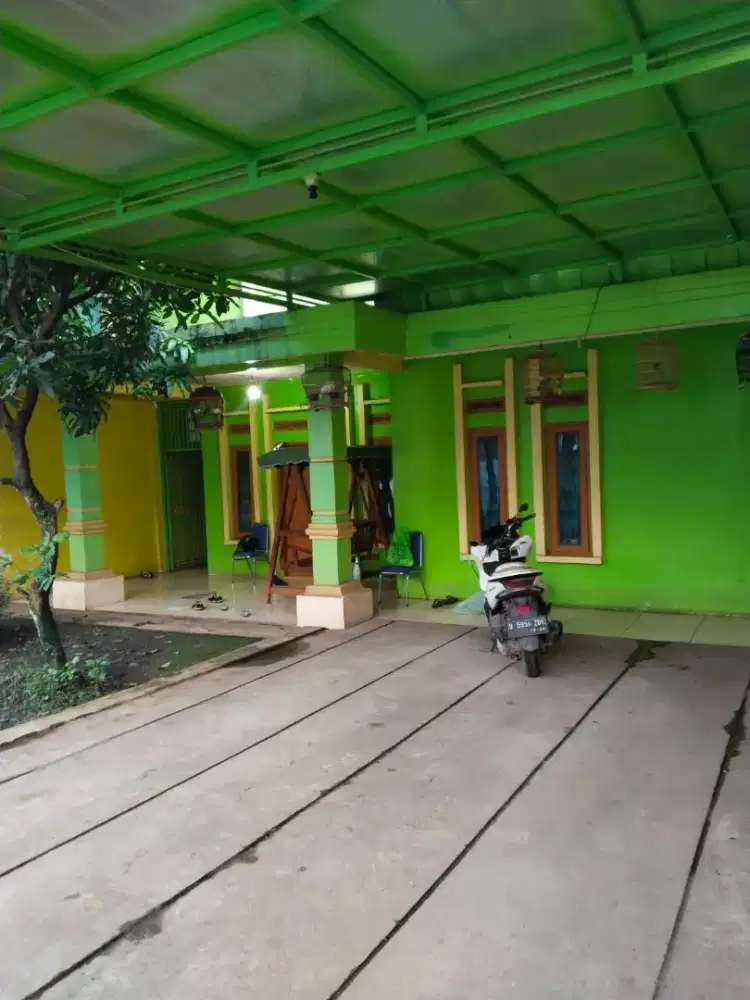 Rumah luas masuk mobil siap huni